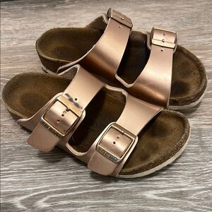 Birkenstock Kids Sandals in Metallic Rose Gold